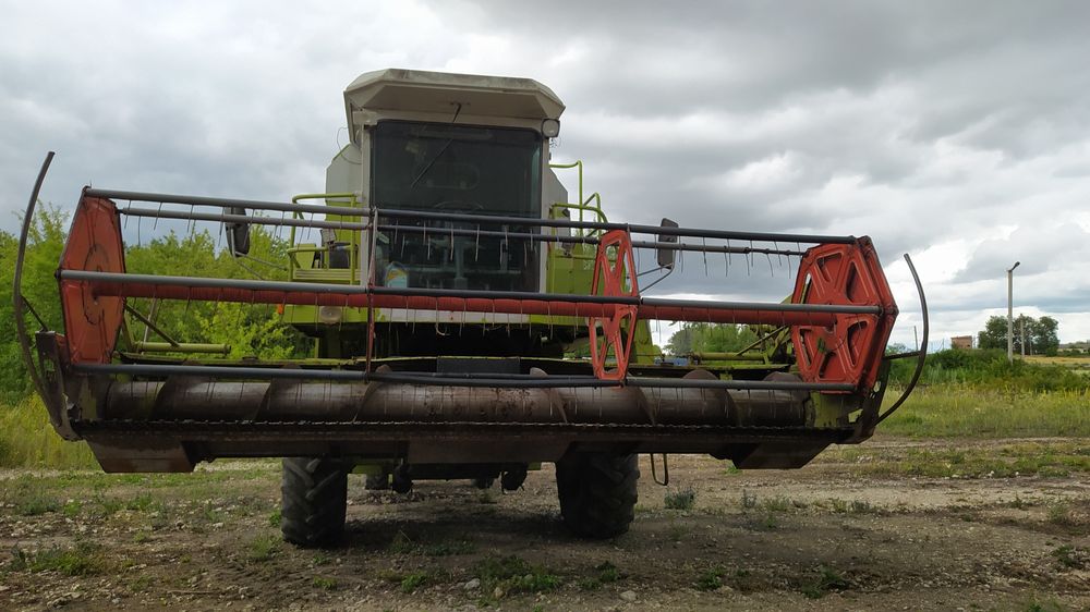 Claas dominator 76