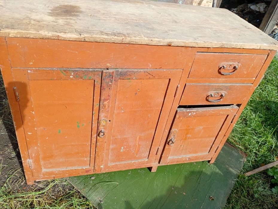 Тумбочка старовинна на реставрацію