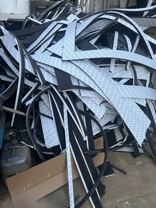 pianka 2cm z klejem 3M