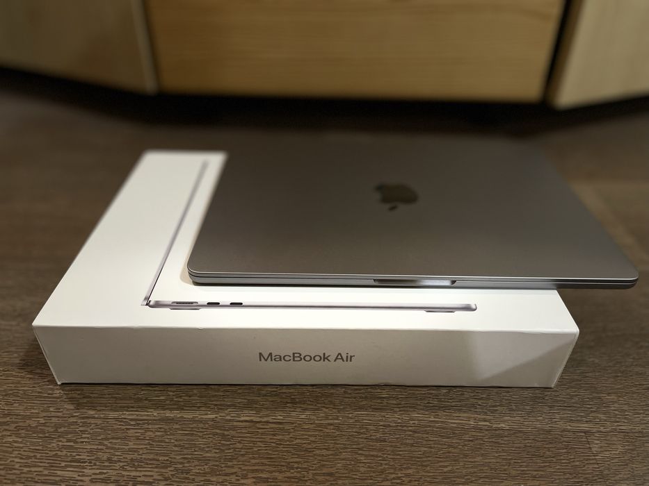 Продам MacBook Air M2 2022 г.