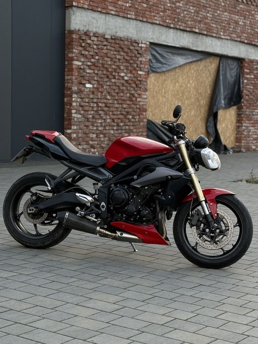 Triumph street triple 675 (2015)