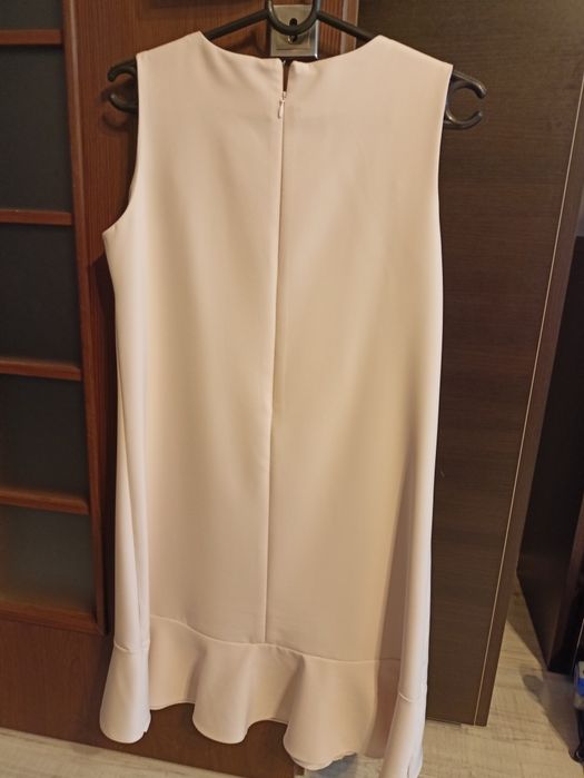 Sukienka elegancka kolor beżowy rozmiar M