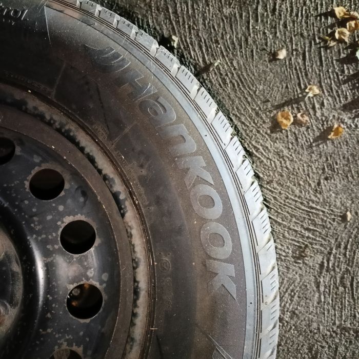 Koło 5x114,3 Hankook 215/70 R16 Zimowe