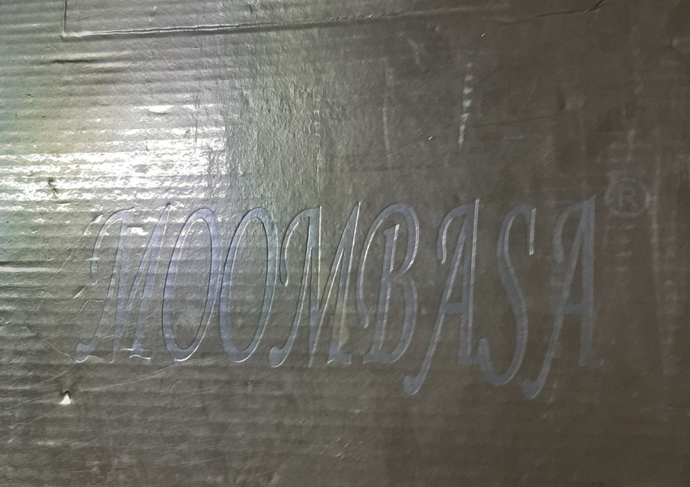 Vendo um par de sapatos