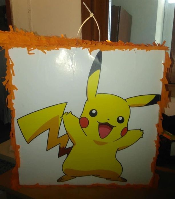 Pinhatas com recheio personalizadas