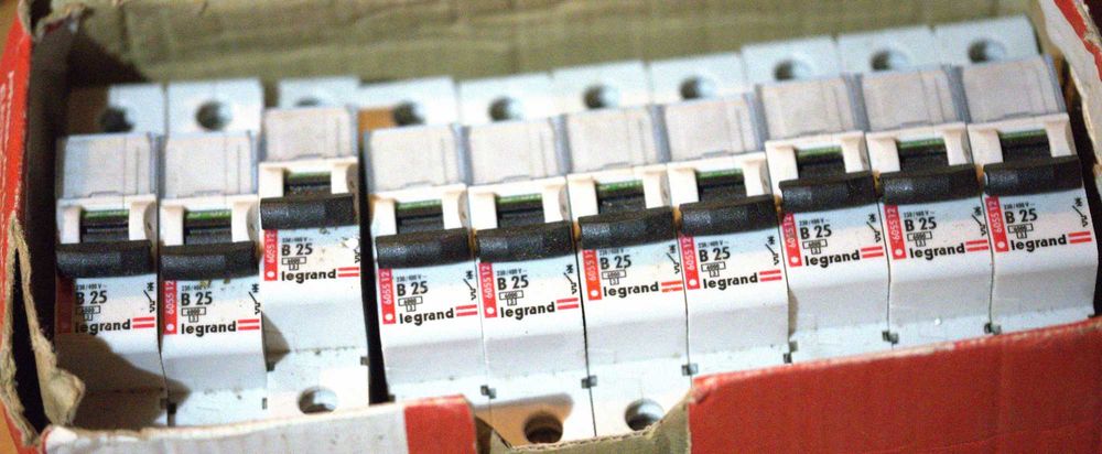 Rozłącznik Legrand b25  Zestaw 10 sztuk