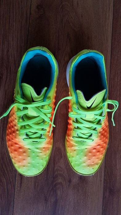 Halówki NIKE  38,5   24 cm