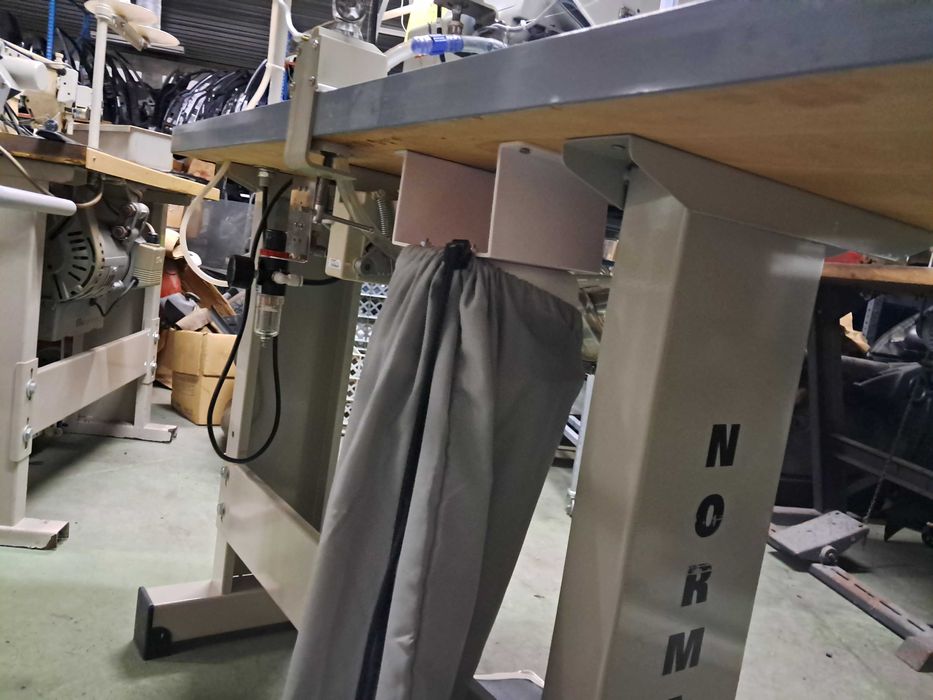 Máquina corte e cose