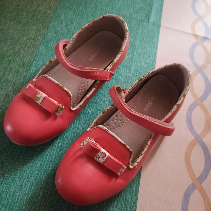 Туфельки для дівчинки