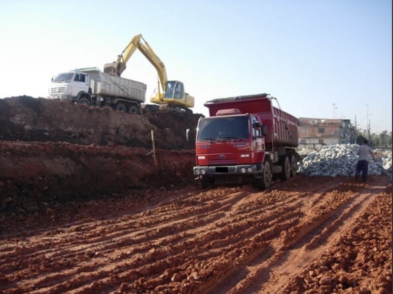 Serviços de terraplanagem / camiao 3/4 eixos