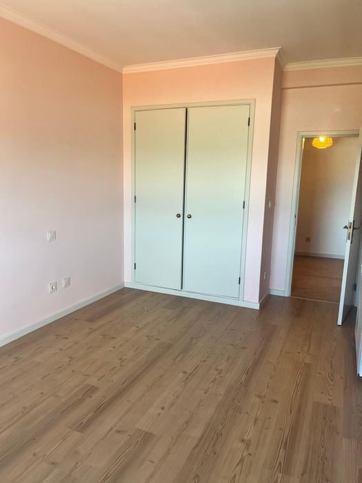 Apartamento T3 para Arrendamento no centro de Meirinhas
