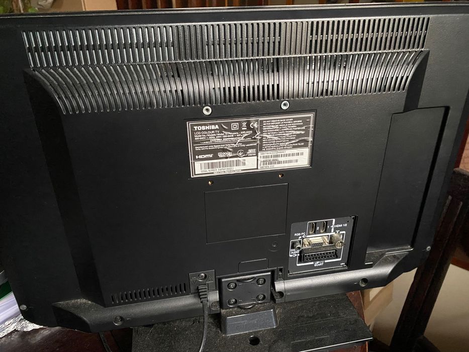 TV monitor LCD Toshiba 22EL833G para peças