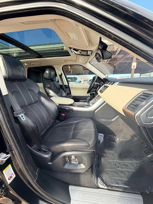Land Rover Range Rover Sport HSE      2016