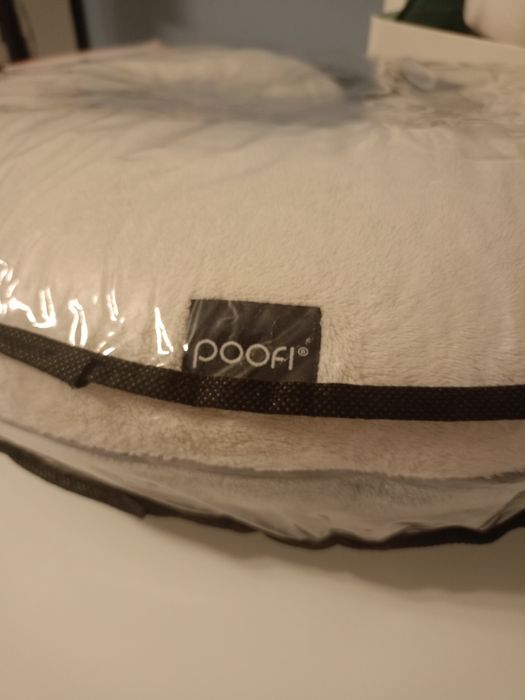 Poofi poduszka do karmienia rogal w etui ochronnym