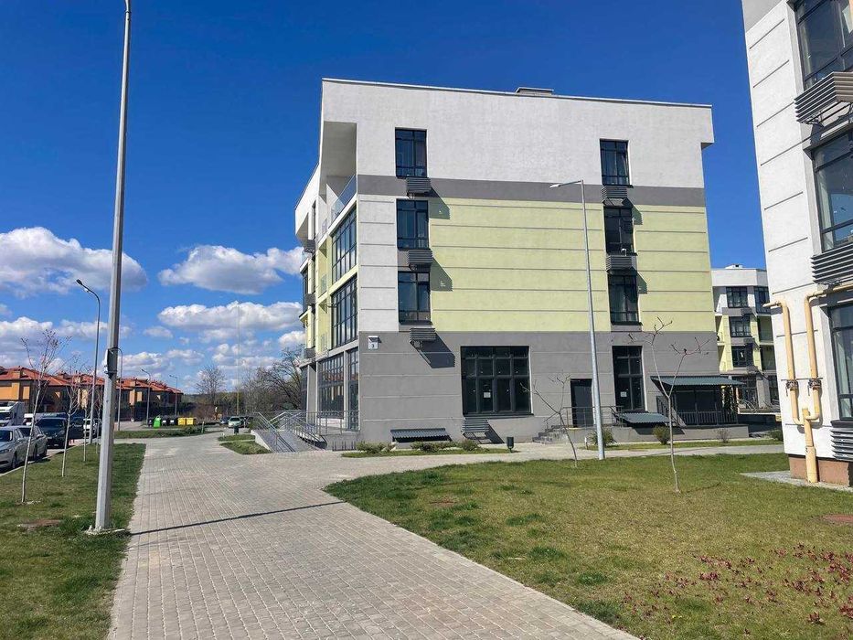 ЖК "Італійський квартал". Продаж нежитлового фасадного приміщення з окремим входом площею 163 квм.