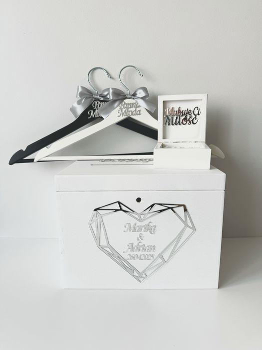 Personalizowane pudełko na koperty obrączki wieszaki ślubne pleksi