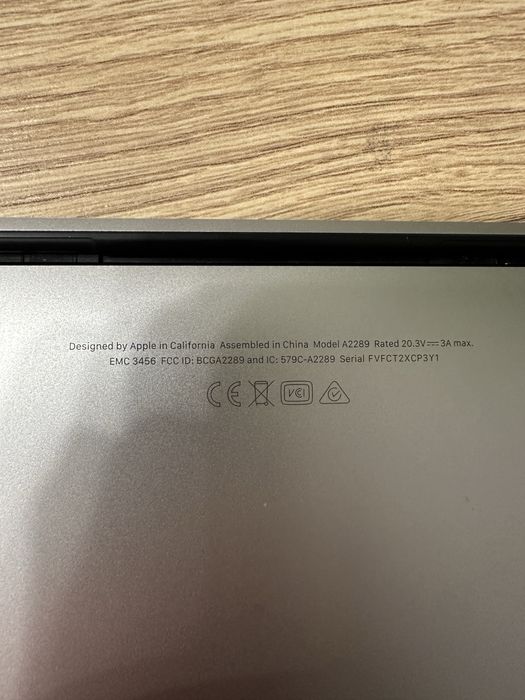 Macbook pro 2020 13 cali i5