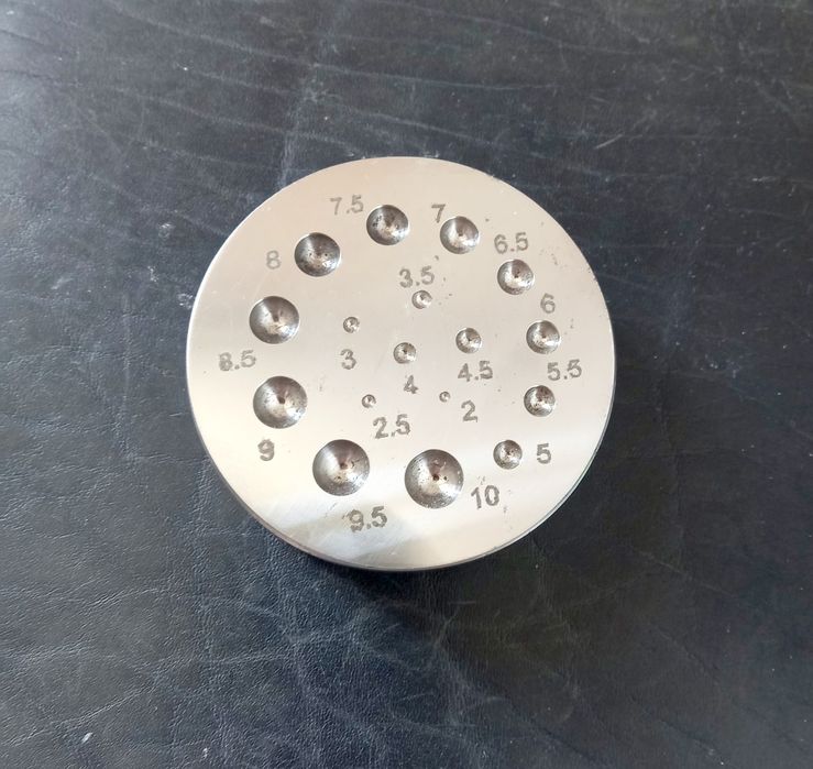 Анка ювелірна кругла