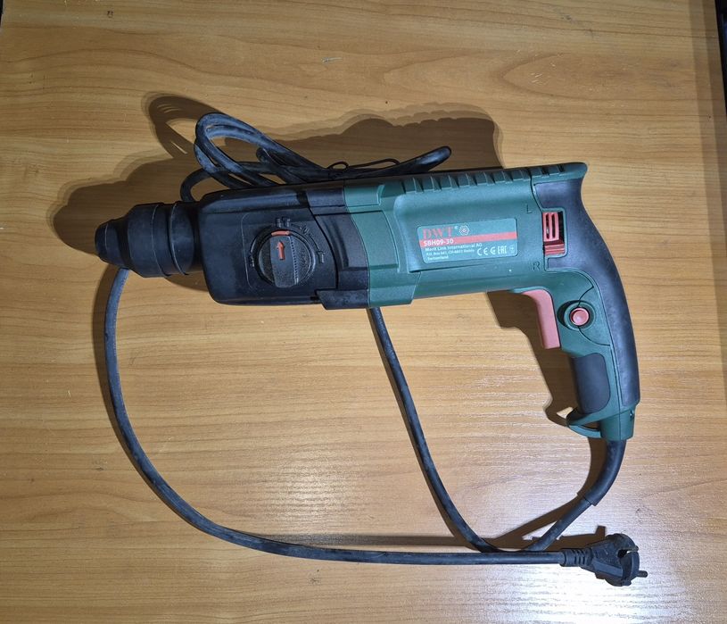 Перфоратор DWT SBH 09-30BMC