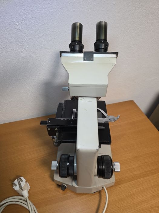 Microscópio Profissional Binocular  40 a 1000X