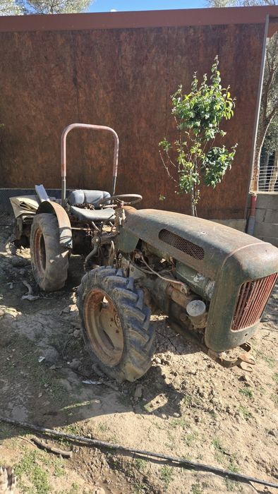 Trator  Articulado com frese
