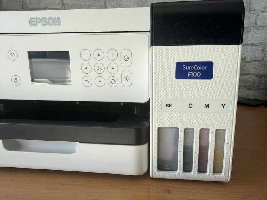 Sprzedam profesjonalną, kompaktową drukarkę sublimacyjną Epson SureColor F100.