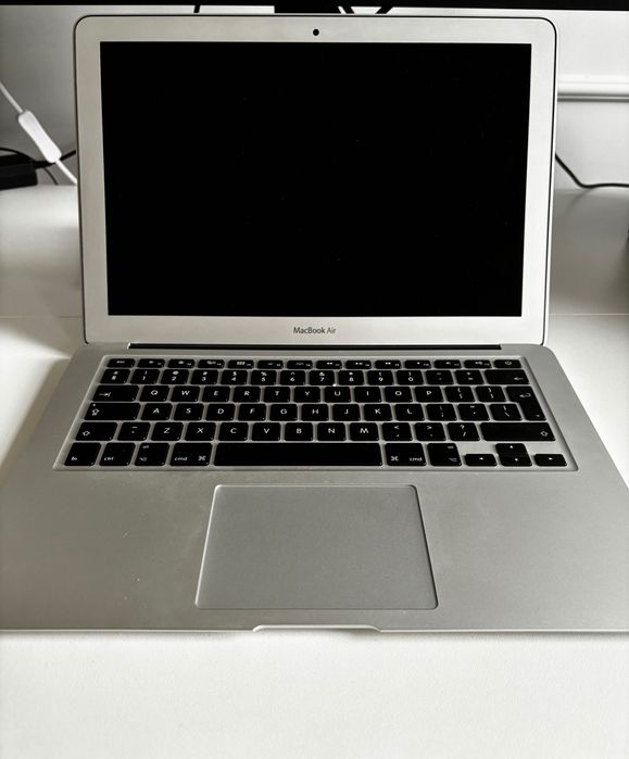 【交渉可】MacBook Air 2017 apple-macbook-air-2017-05.jpg?