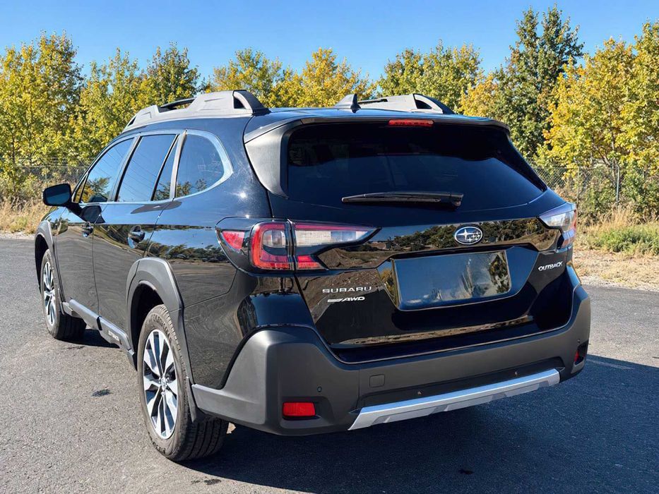 Subaru Outback Limited      2023