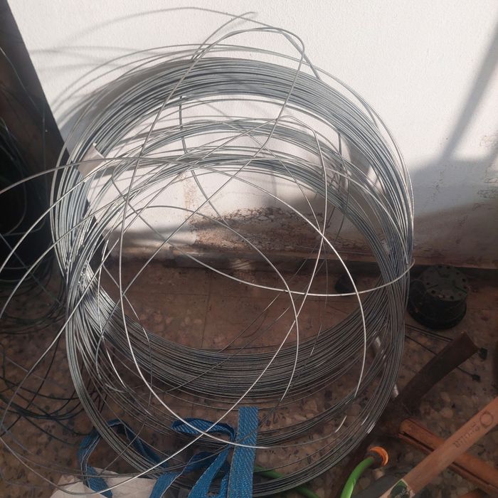 Arame verde e galvanizado