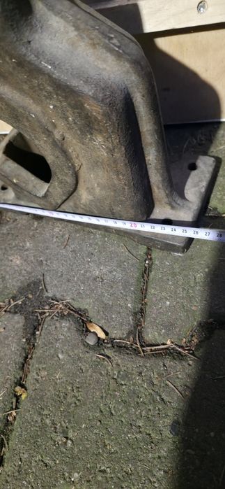 Stare, żeliwne Imadło do Rur