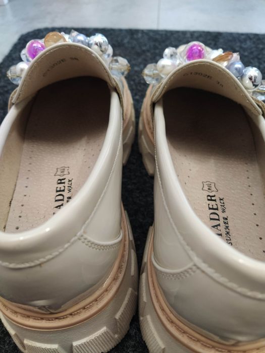 Mokasyny damskie lakierowane 38 Nowe