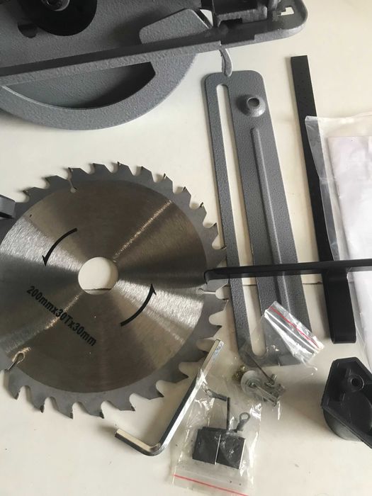 Циркулярна пила Boxer BX-194,1800 Вт.,діаметр 200 мм.5500 об/хв.