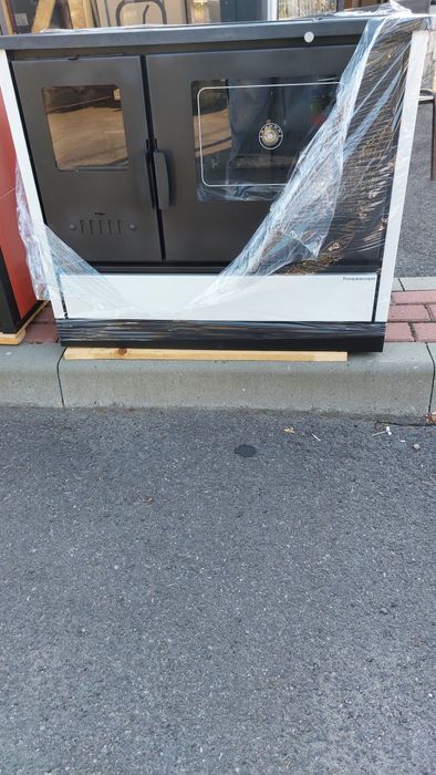 Акция .Печь камин 7.5Kw топка духовка Hunor 4020