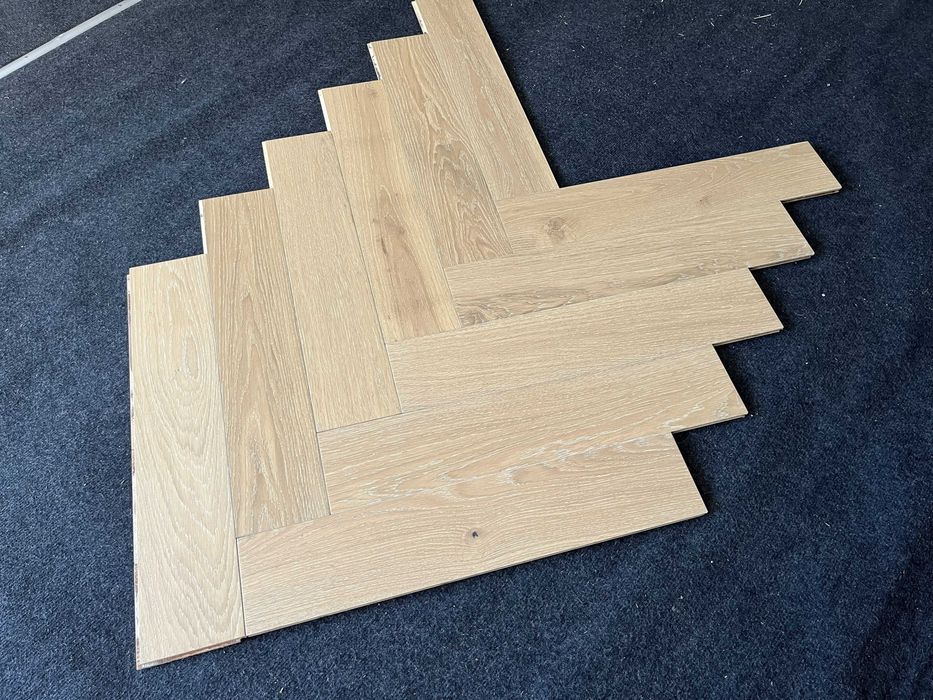 WYPRZEDAŻ jodełka klasyczna dębowa 14x120x600 [500 m2]