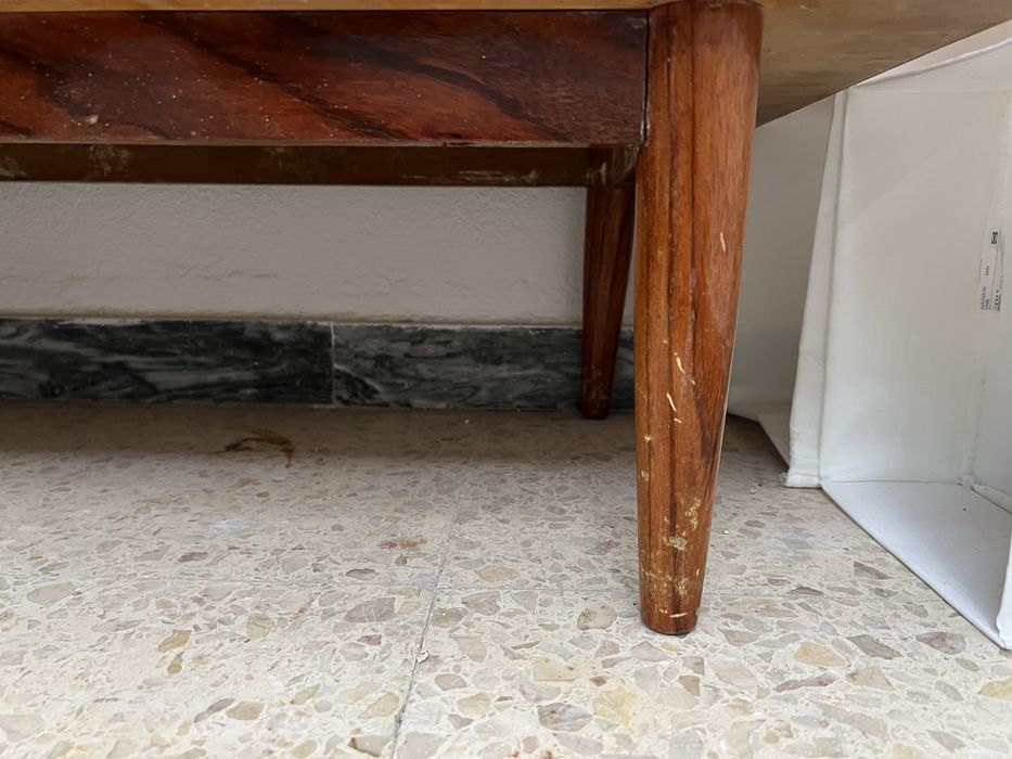 Cómoda vintage em madeira – 4 gavetas – bom estado