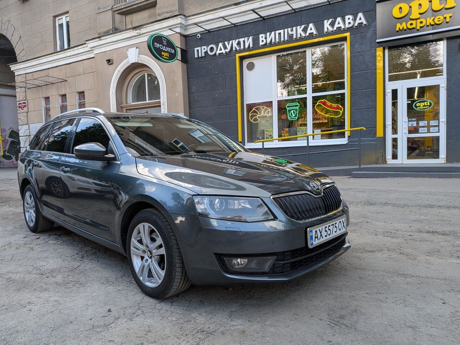 Продам Шкода Октавия А7 2016г.в. универсал в идеале