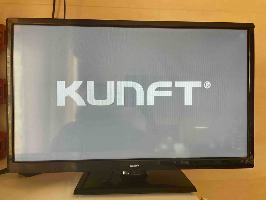 TV LED Kunft 24" HD (Modelo 24VLC16)