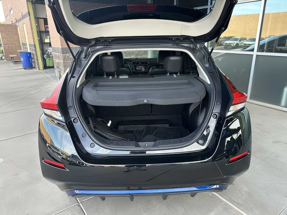 Nissan LEAF      2019