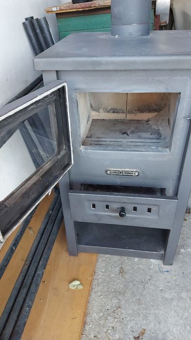 Piecyk kominek koza opał drzewo