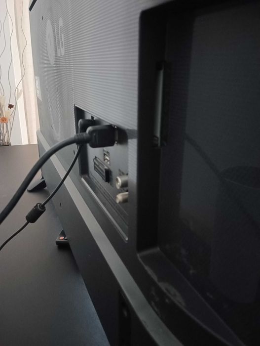 TV LG 43" com Caixa