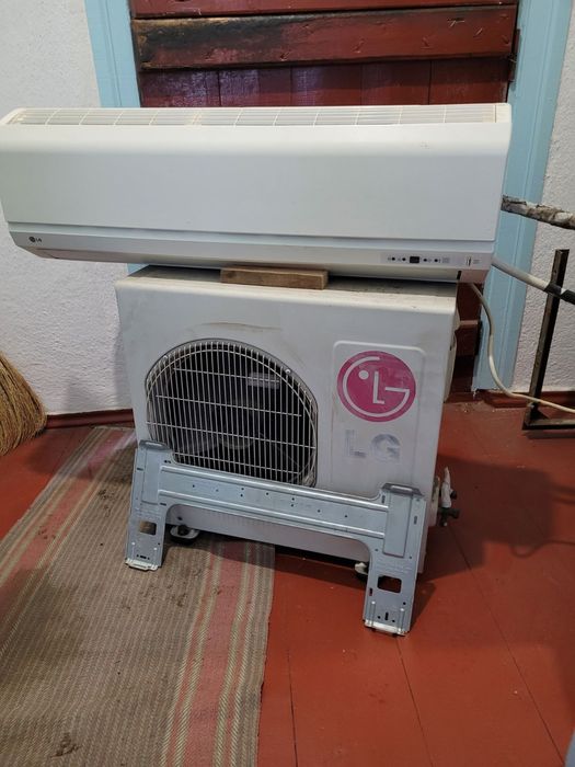 Кондиціонер LG..