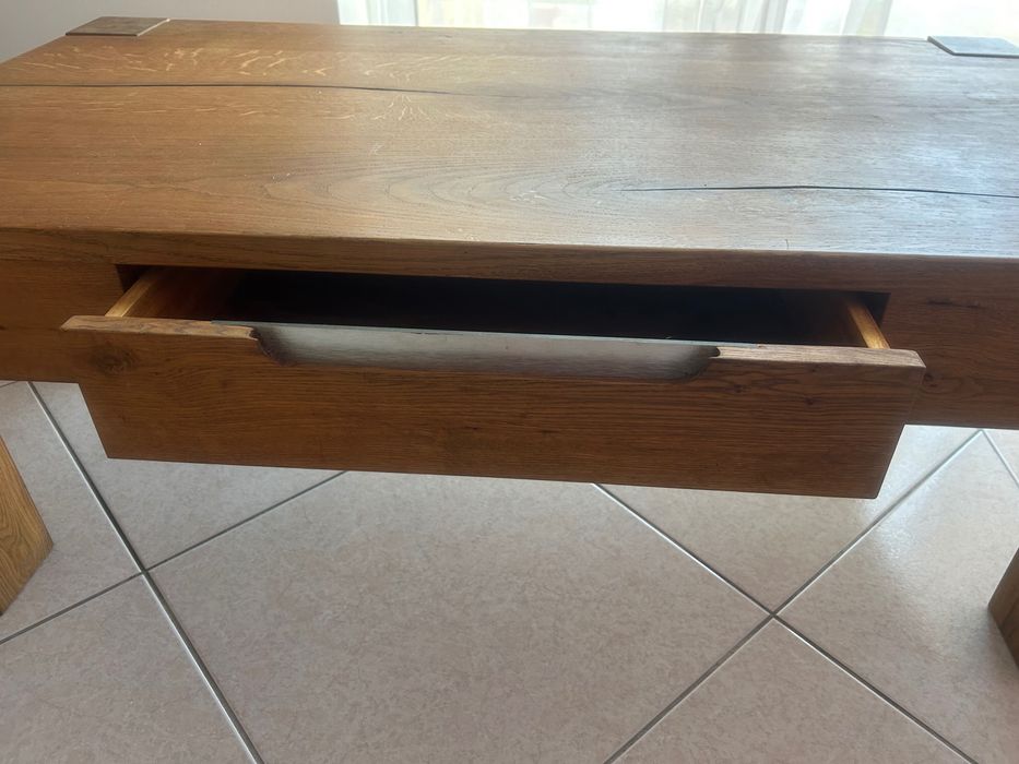 Mesa madeira maciça de centro com gaveta