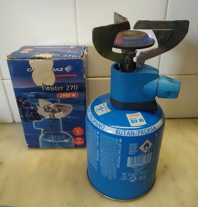 Fogão campingaz portátil e lanterna