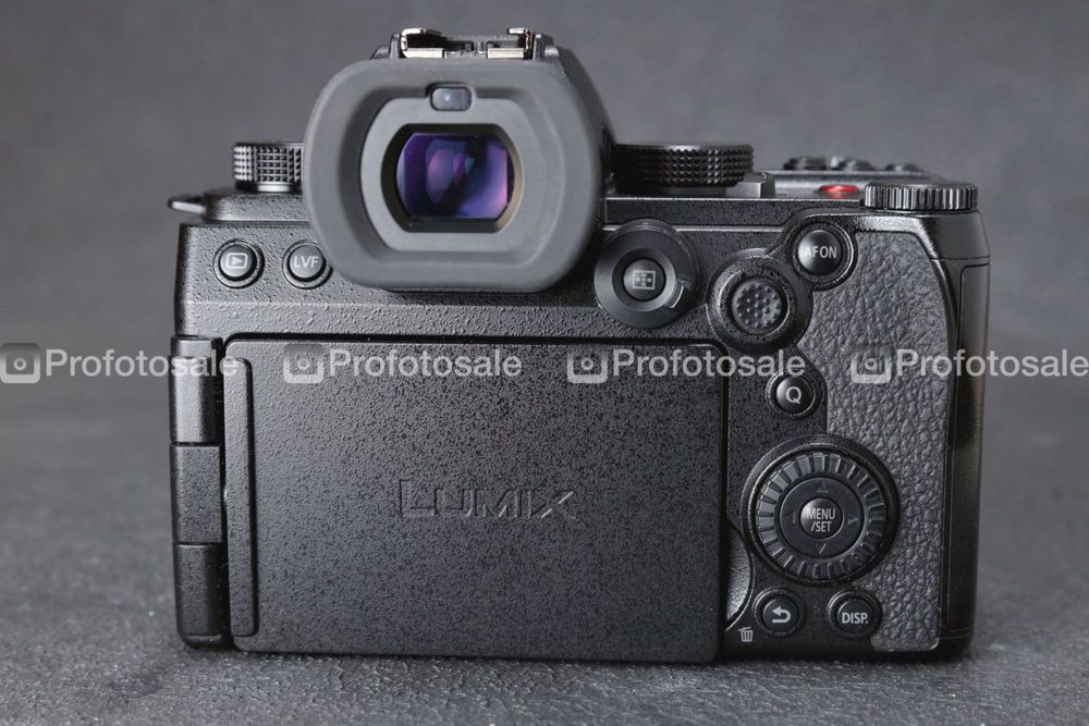 Фотоапарат Panasonic Lumix DC-S5 IIX
