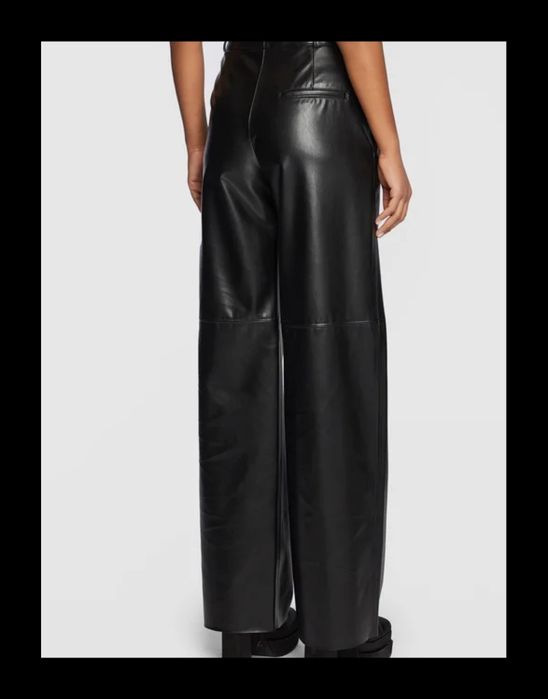 Hugo Boss  szerokie spodnie eco skora 40