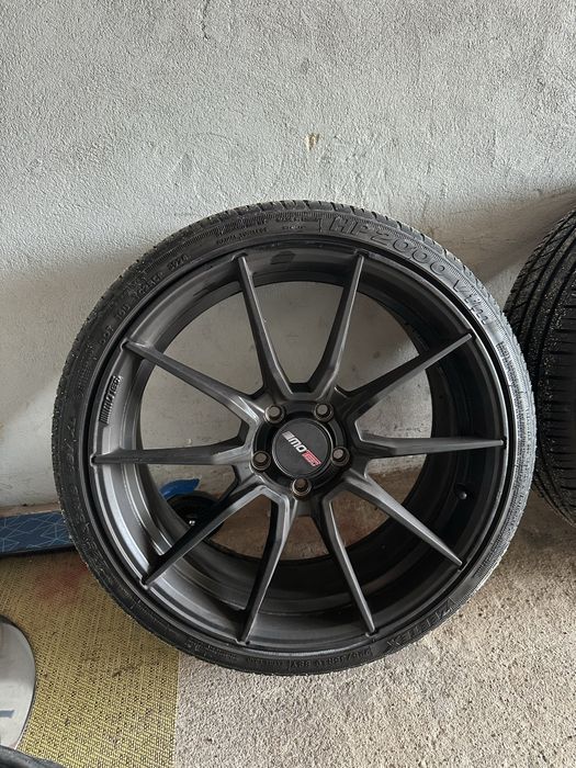 Motec Ultralight 19 8j et48 5x112