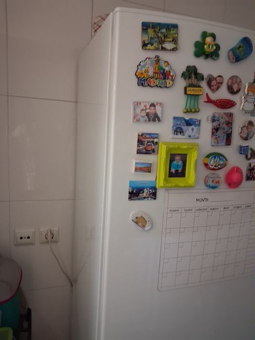 Vendo frigorífico Bosch branco em bom estado e económico