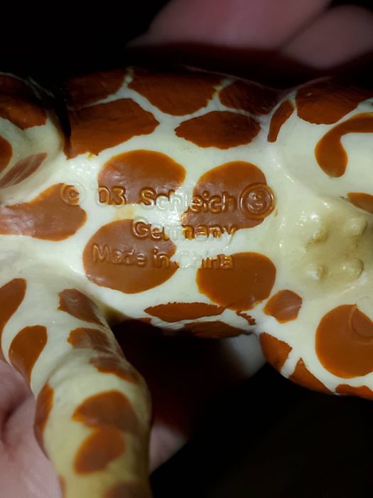Wycofana Figurka żyrafy schleich 2003 rok