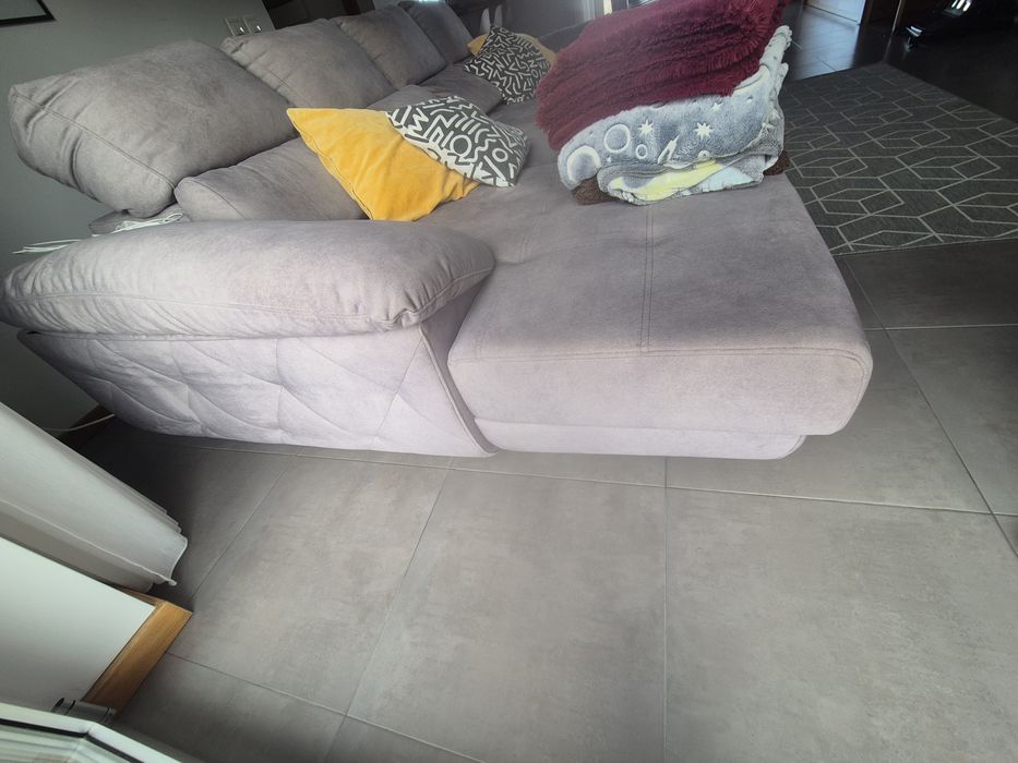 Sofa com chaise longue