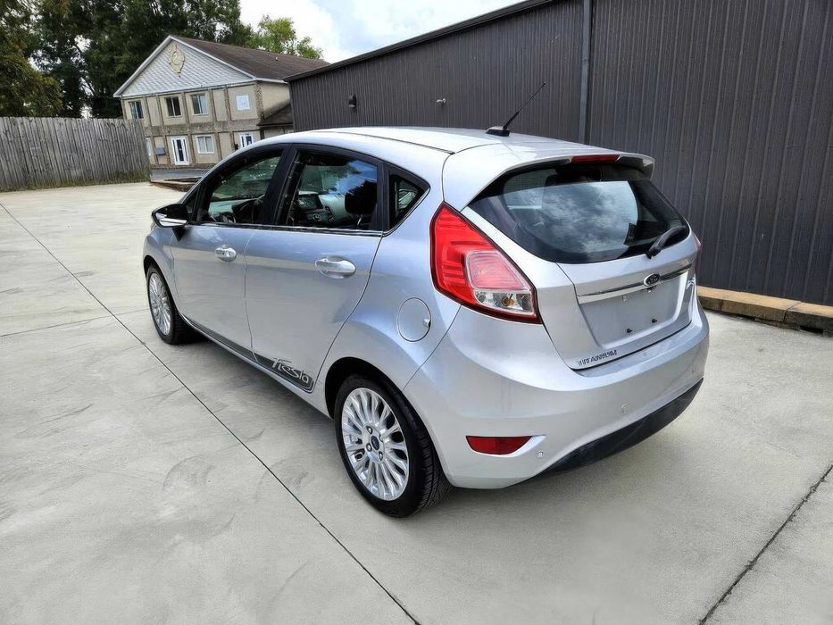 Ford Fiesta      2015
